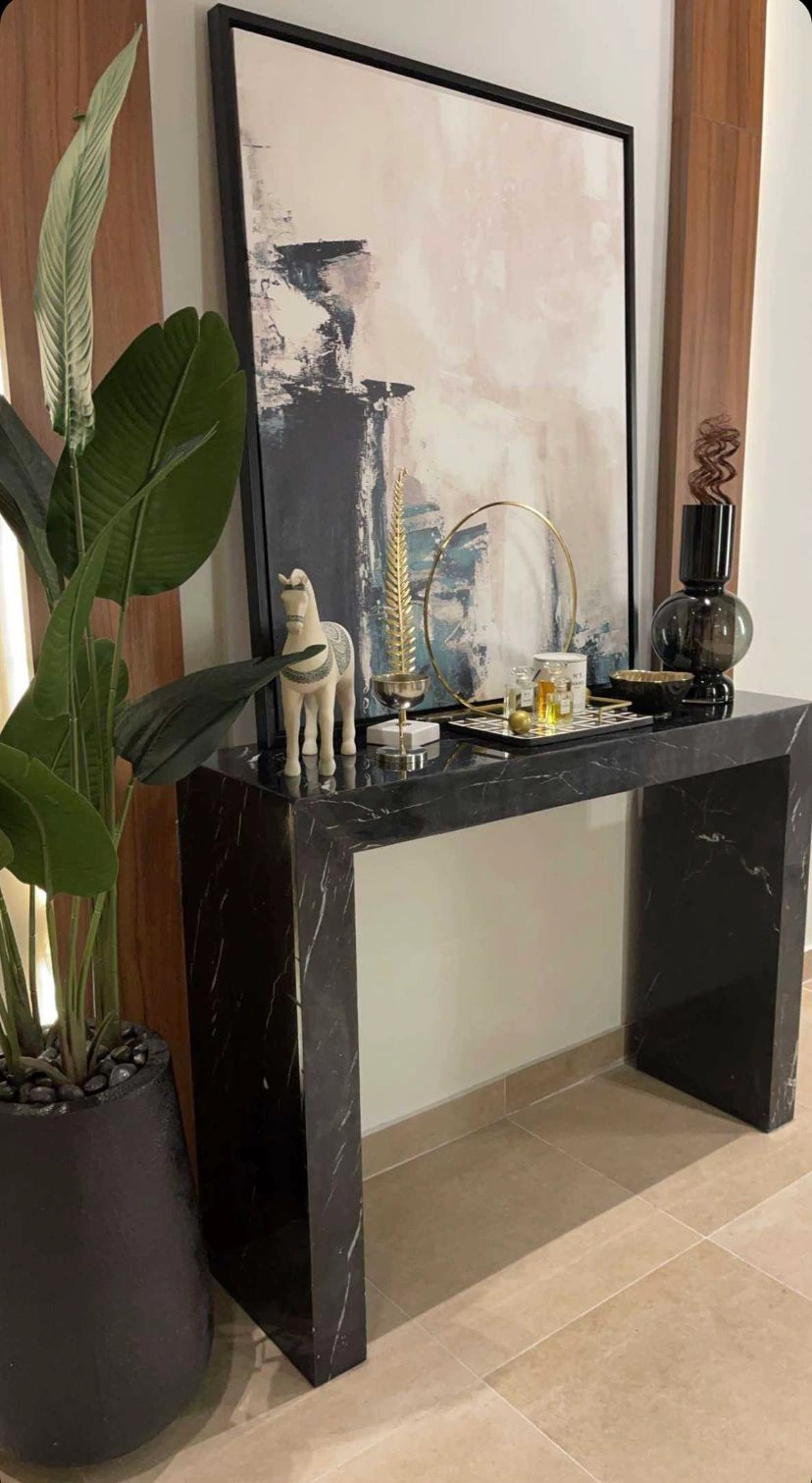 Alexander Black marble console – view 02
