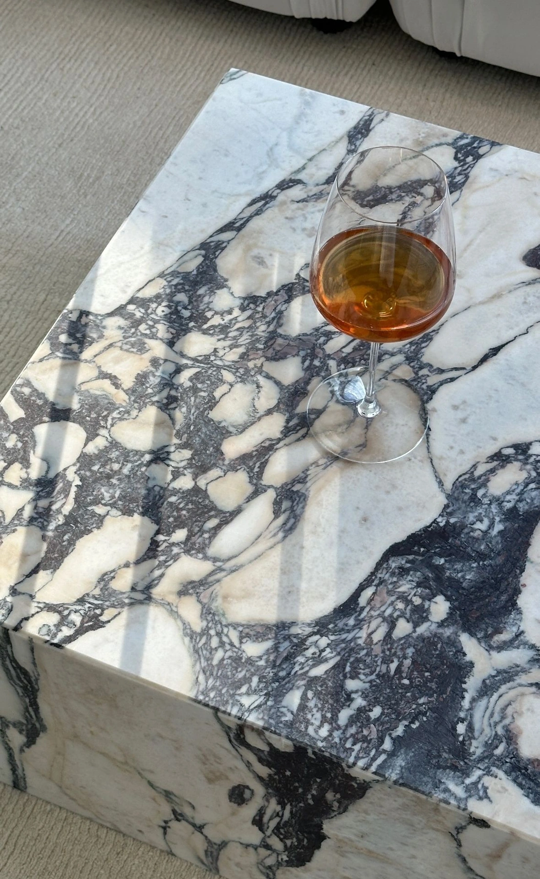 Calacatta Viola marble coffee table – view 04