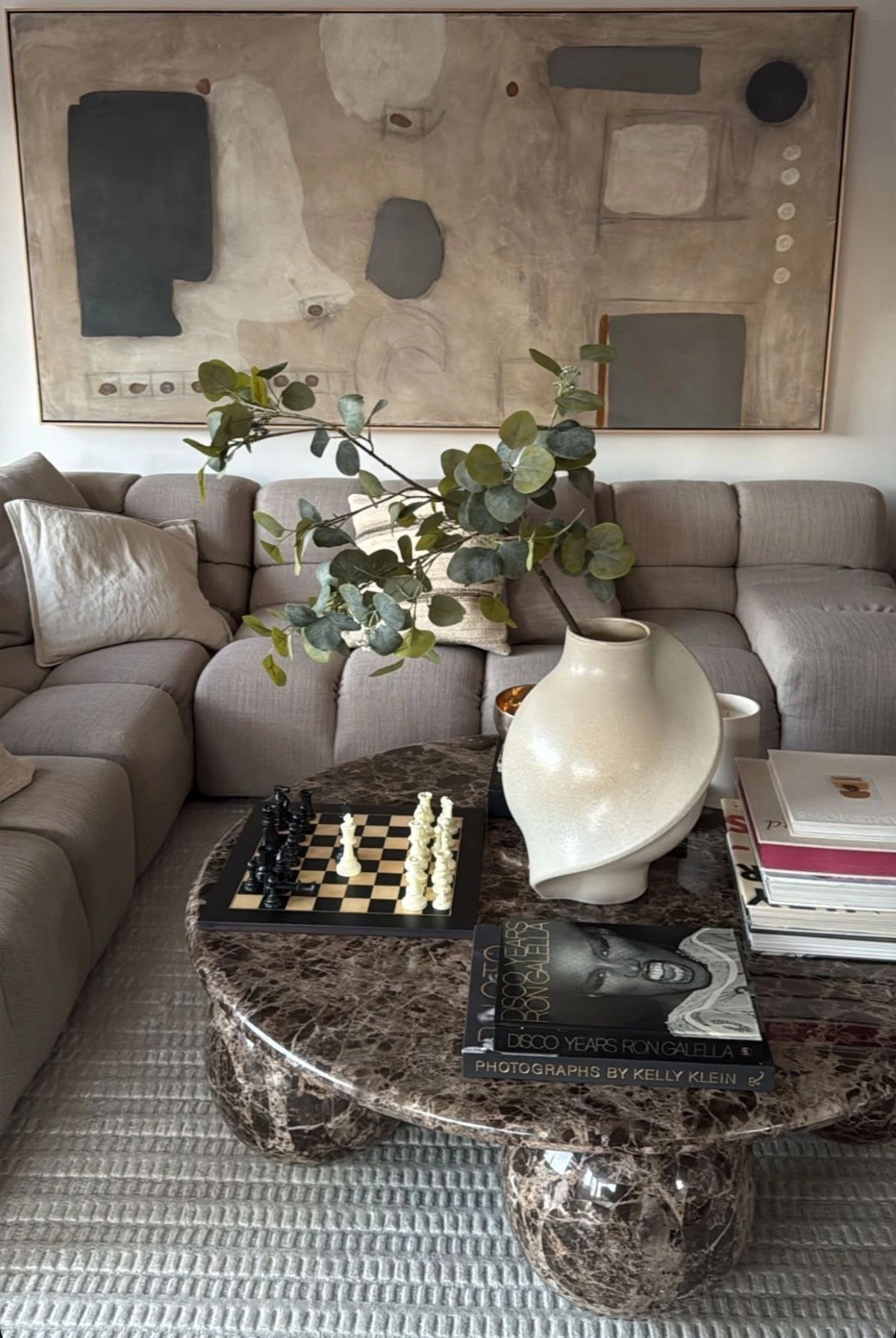 Emperador Dark marble coffee table – view 02