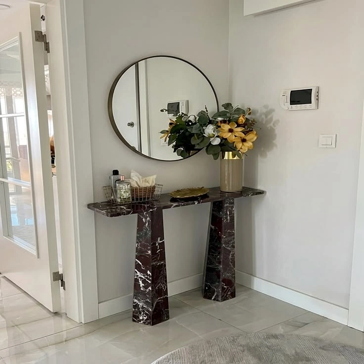 Rosso Levanto marble console – view 01