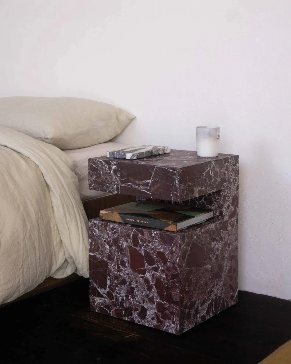 Rosso Levanto marble side table – view 02