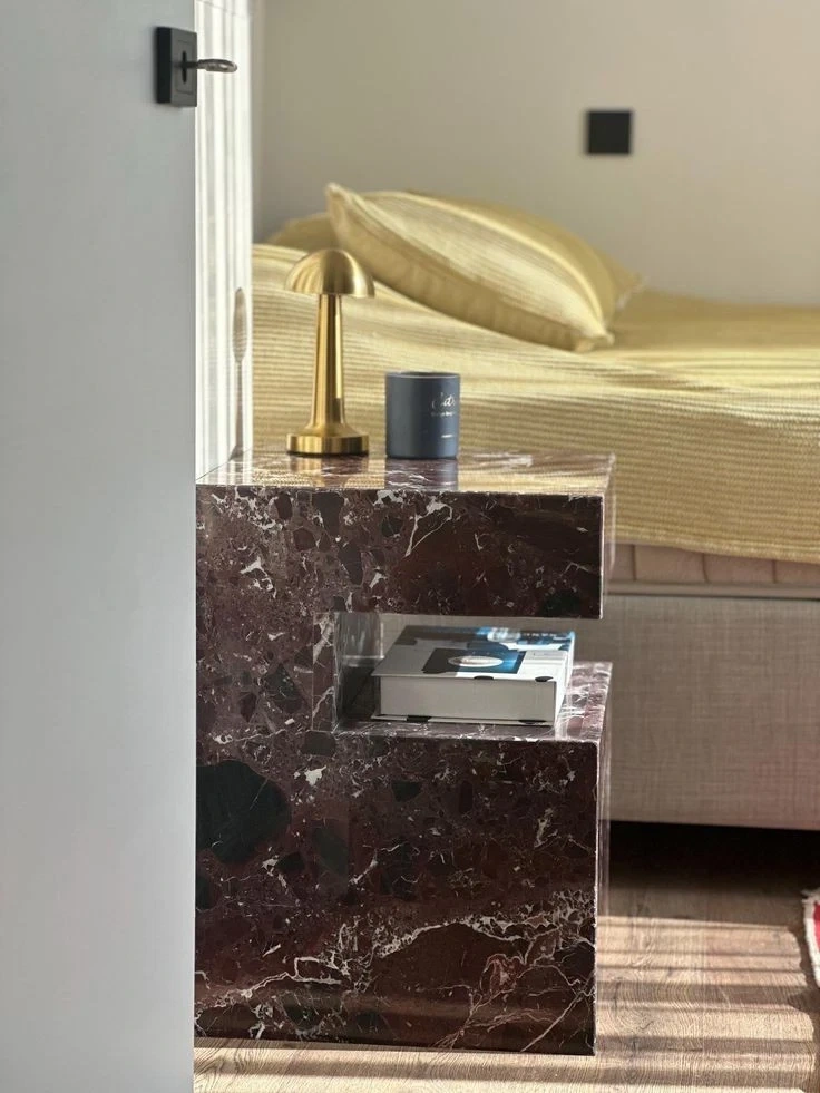 Rosso Levanto marble side table – view 03