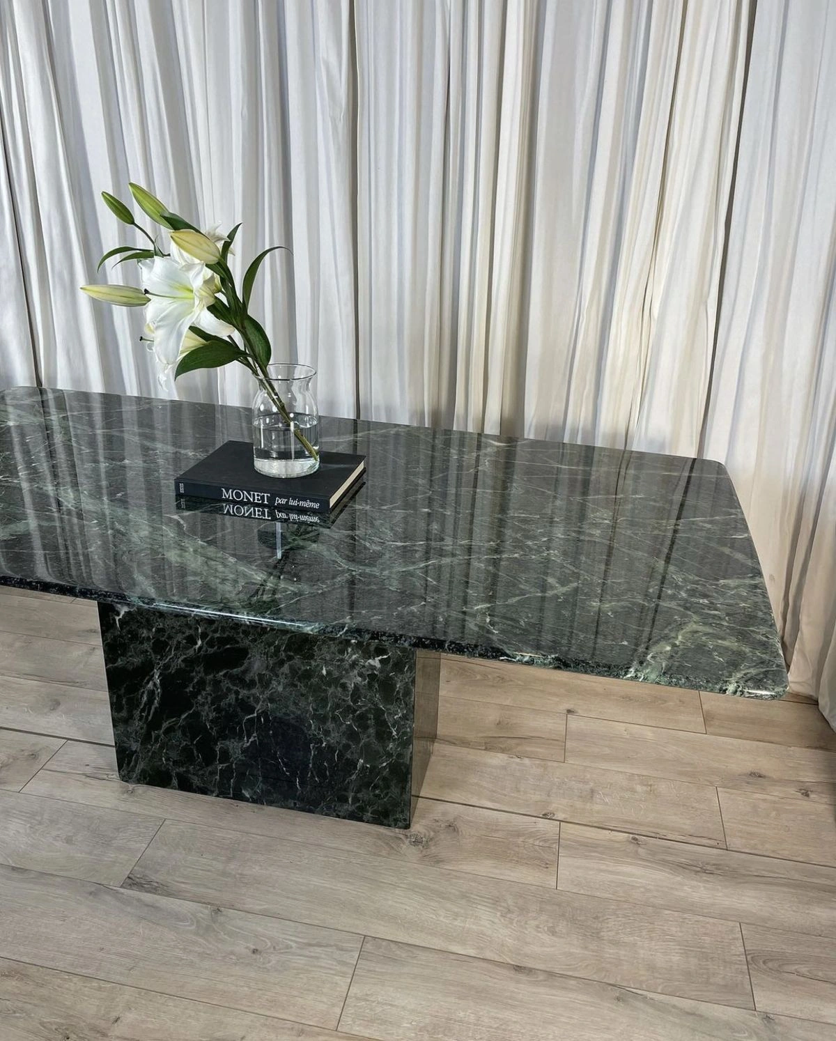 Verde Guatemala marble coffee table – view 03