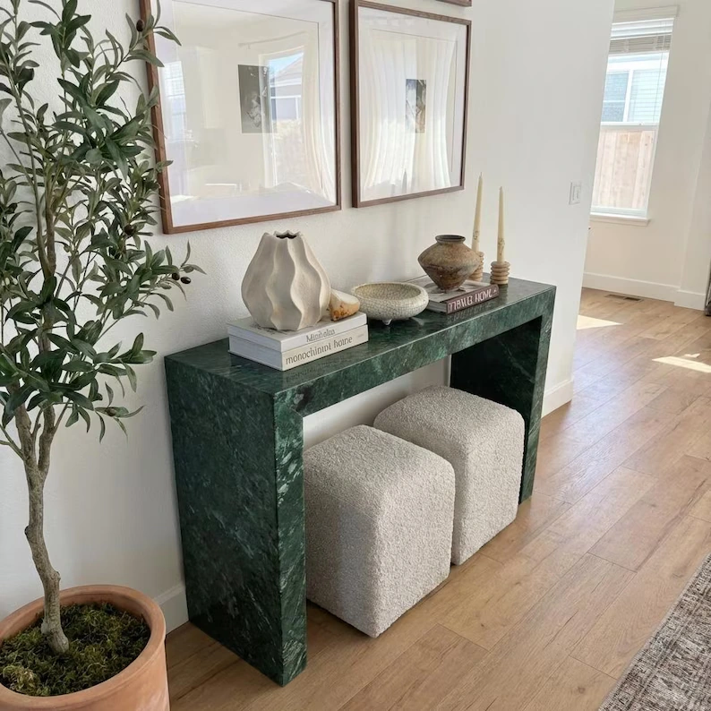 Verde Guatemala marble console – view 01